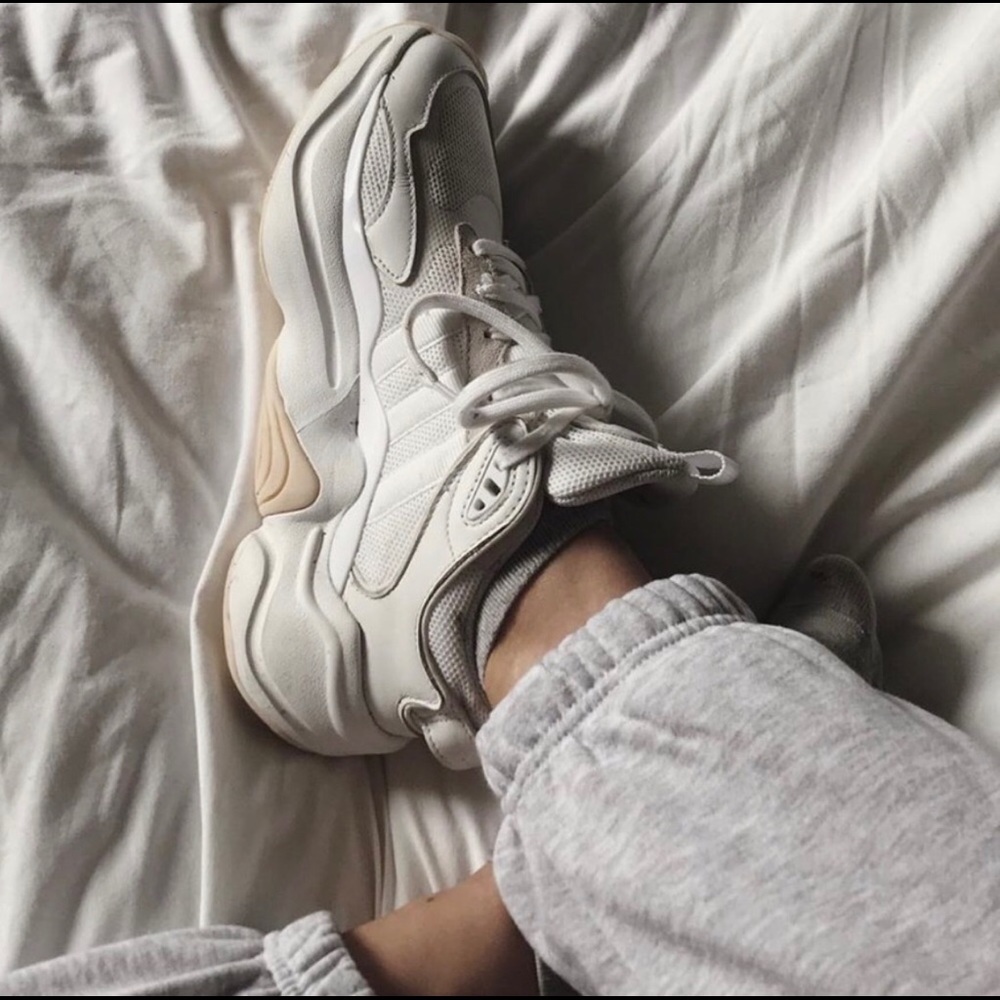 NWT Adidas magmur White